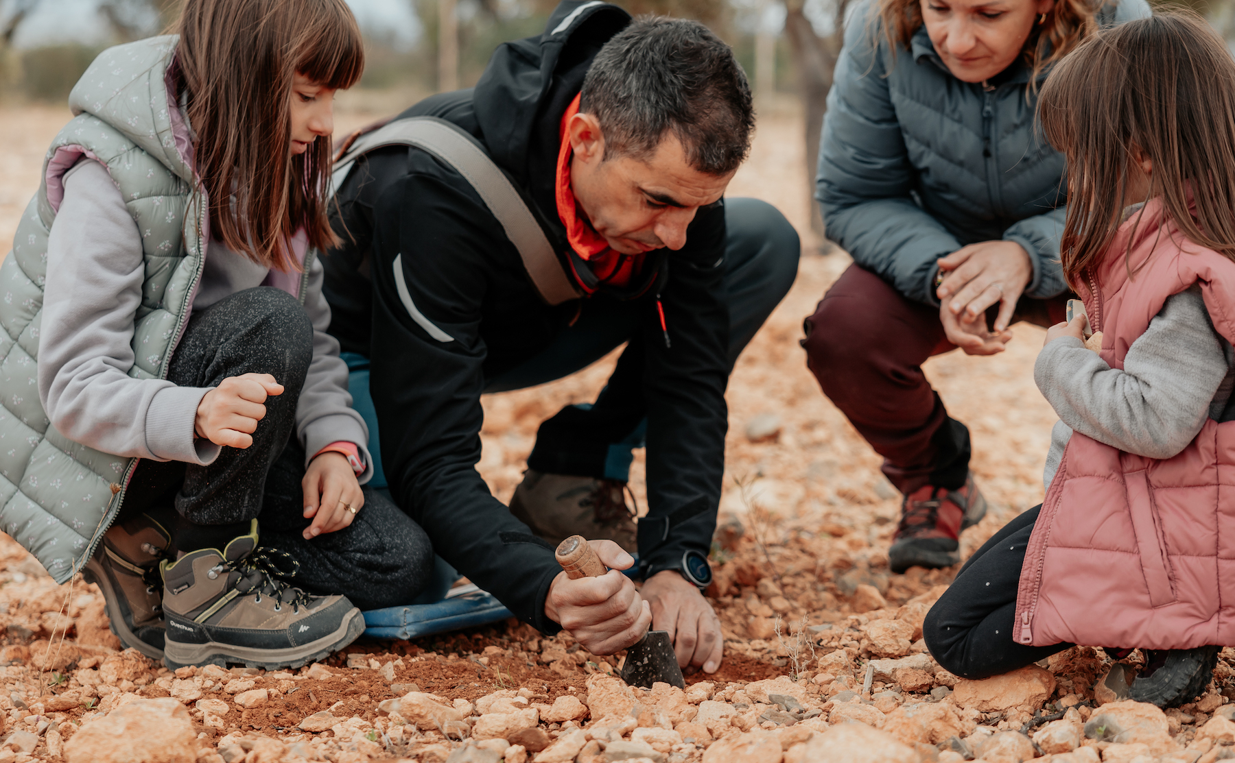 pura-trufa-familia-trabajando